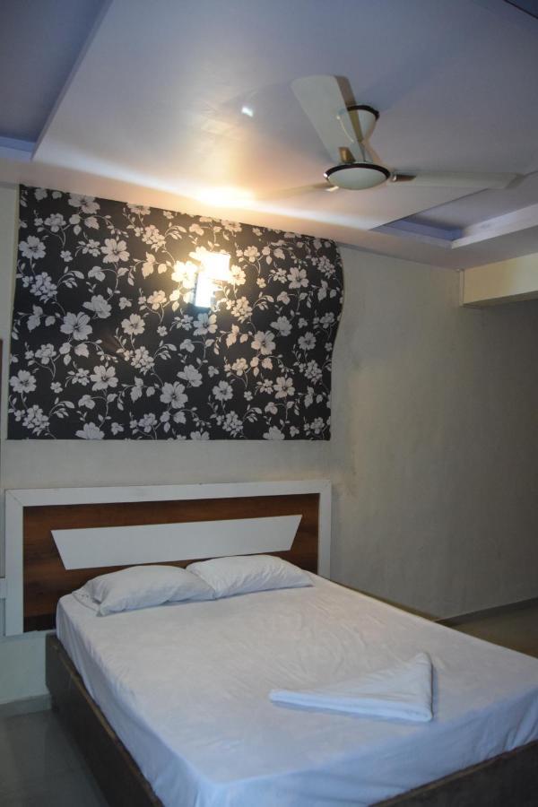 Hotel Riviera Residency Thane Extérieur photo