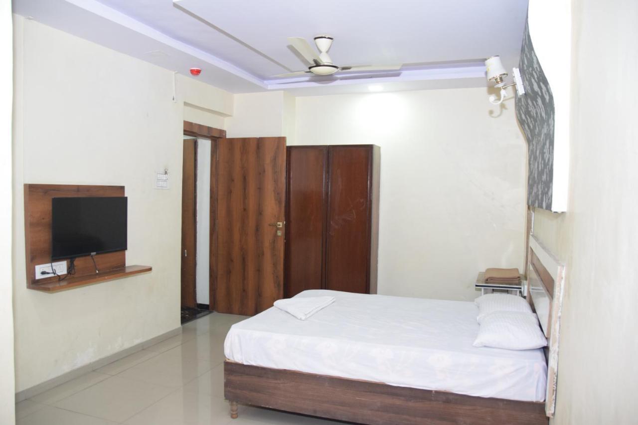 Hotel Riviera Residency Thane Extérieur photo