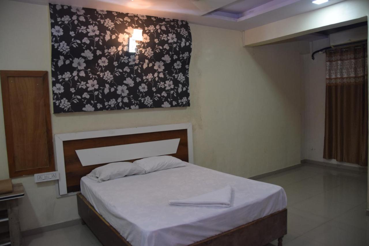 Hotel Riviera Residency Thane Extérieur photo