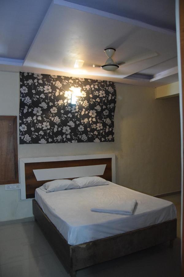 Hotel Riviera Residency Thane Extérieur photo