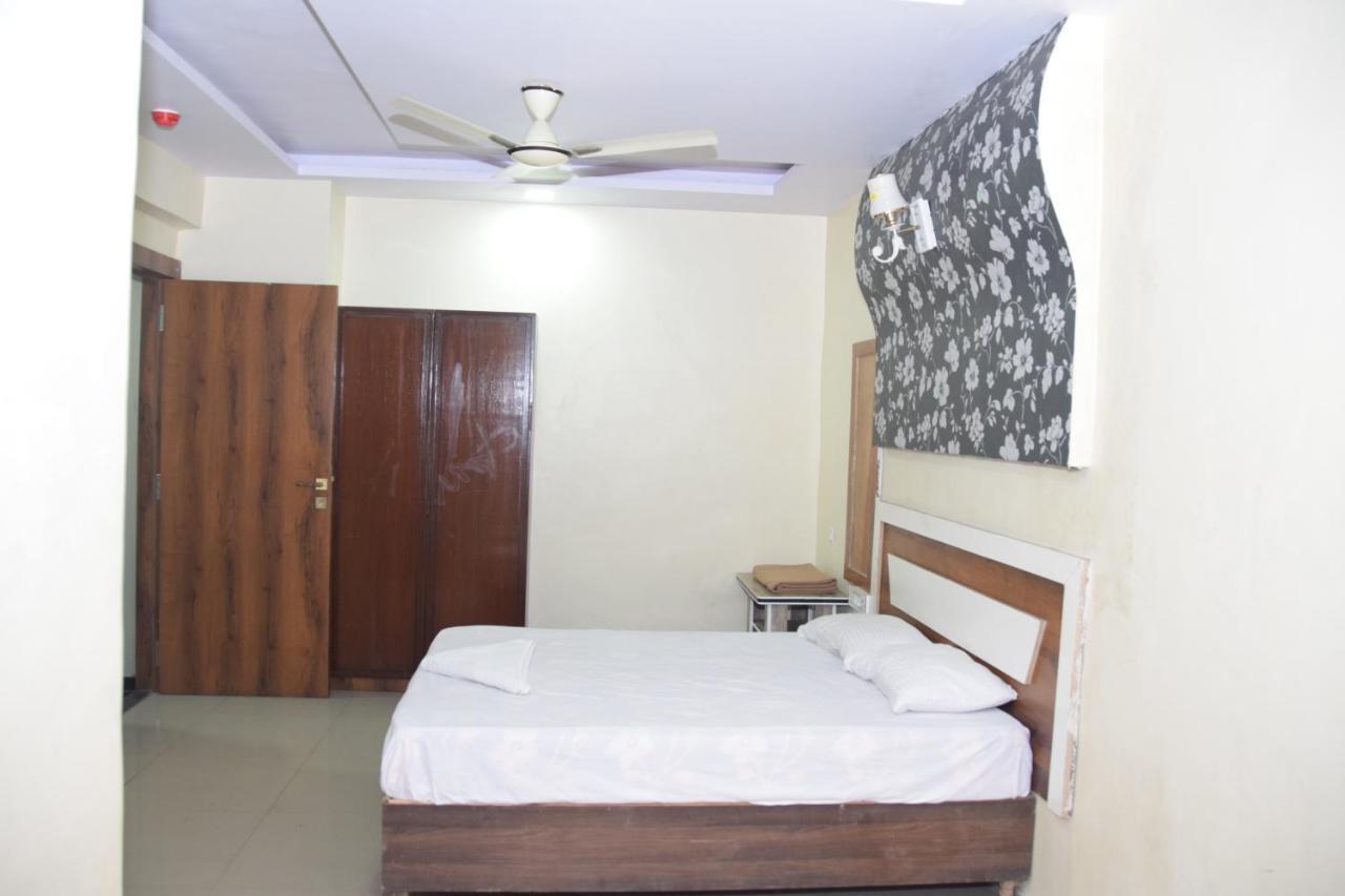Hotel Riviera Residency Thane Extérieur photo