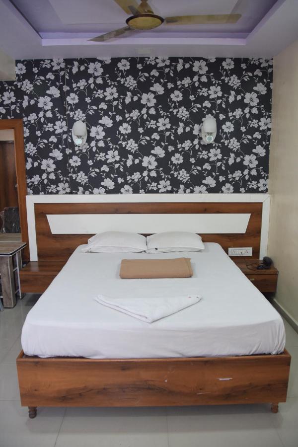 Hotel Riviera Residency Thane Extérieur photo