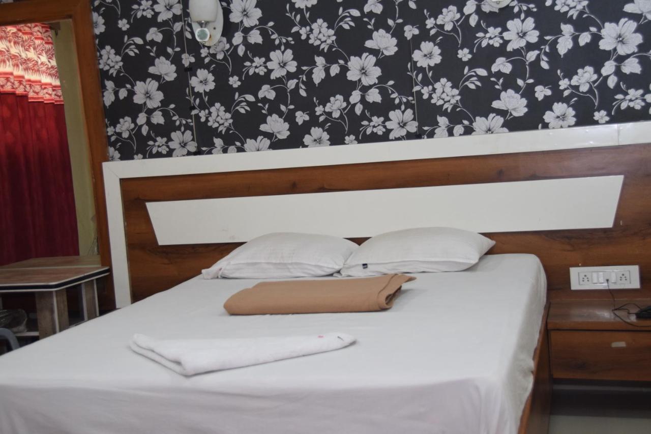 Hotel Riviera Residency Thane Extérieur photo